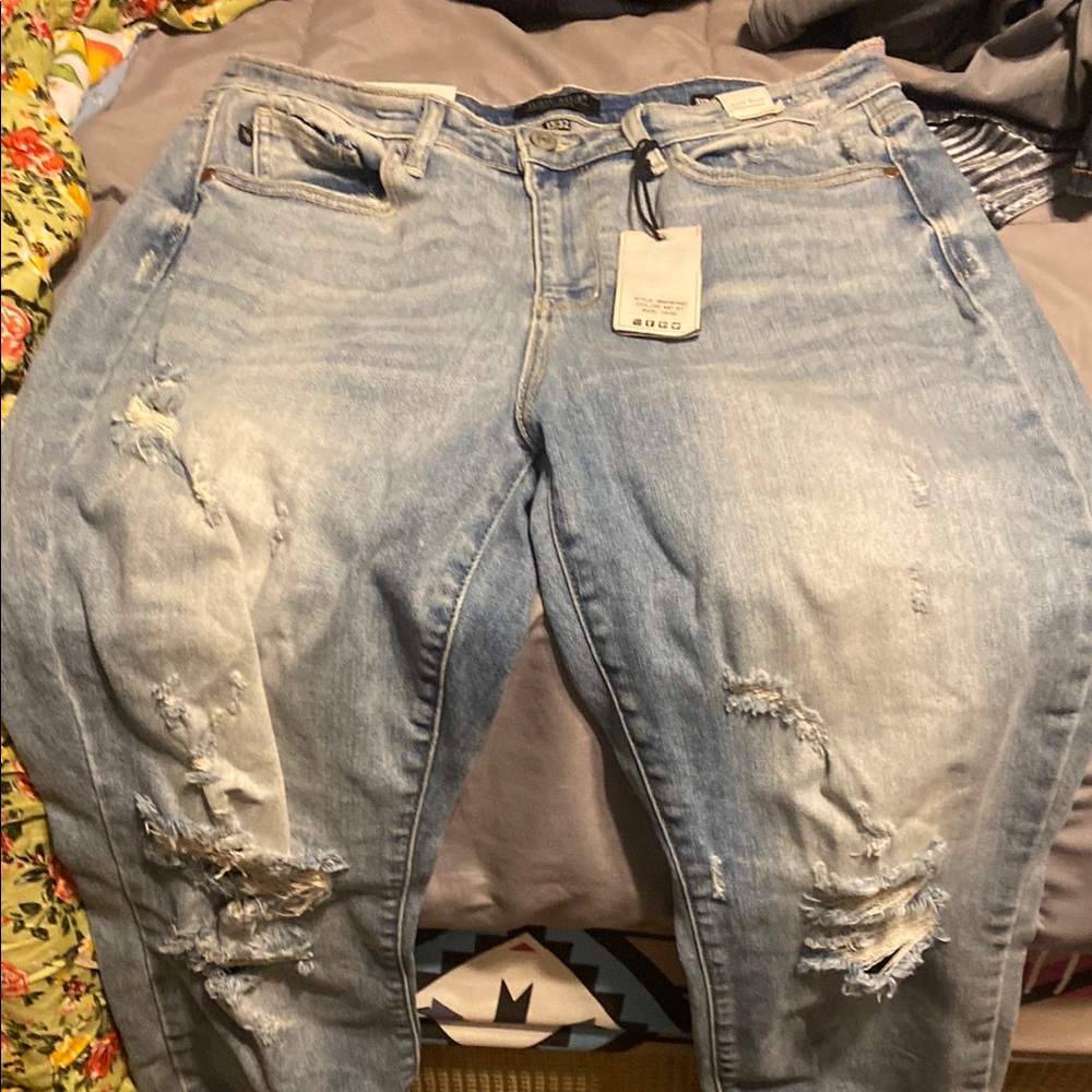 Judy Blue Boyfriend Blue Jeans Distressed Relaxed Fit